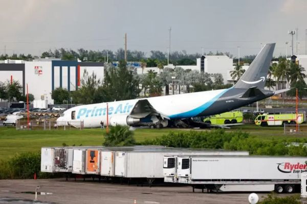 Dad ku dhintay diyaarad ku burburtay garoonka Miami